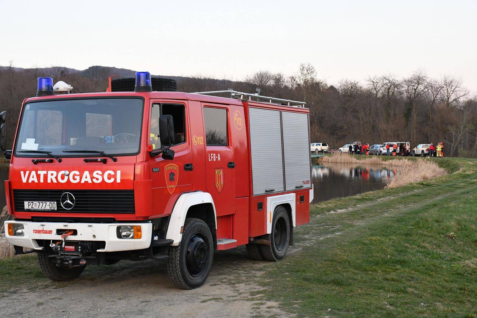 U jezeru kod Kaptola utopioo se dječak, ronioci i HGSS tragaju za tijelom