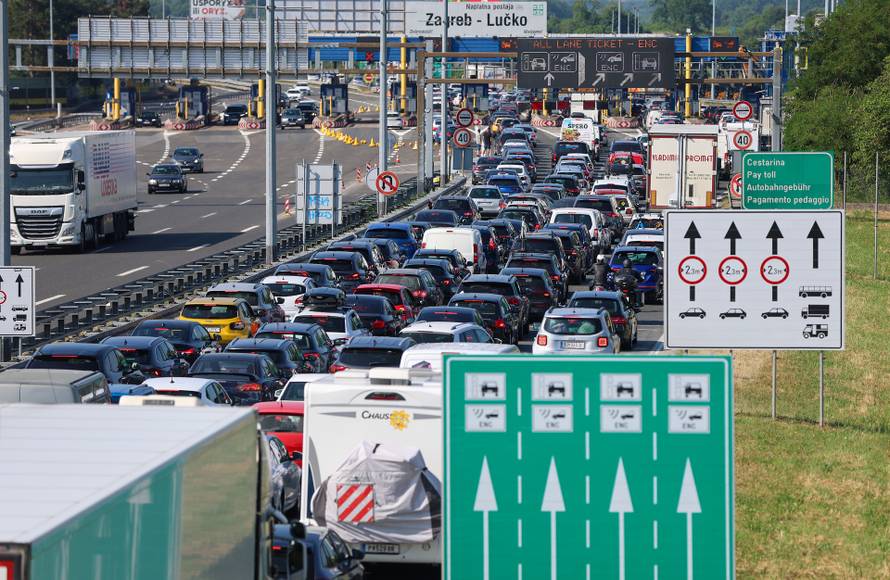 Zagreb: Velika gužva na naplatnoj postaji Lučko 