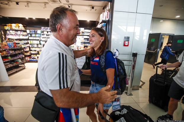 Zagreb: Atletičarka Matea Parlov Koštro vratila se iz Munchena nakon osvojene srebrene medalje u maratonu