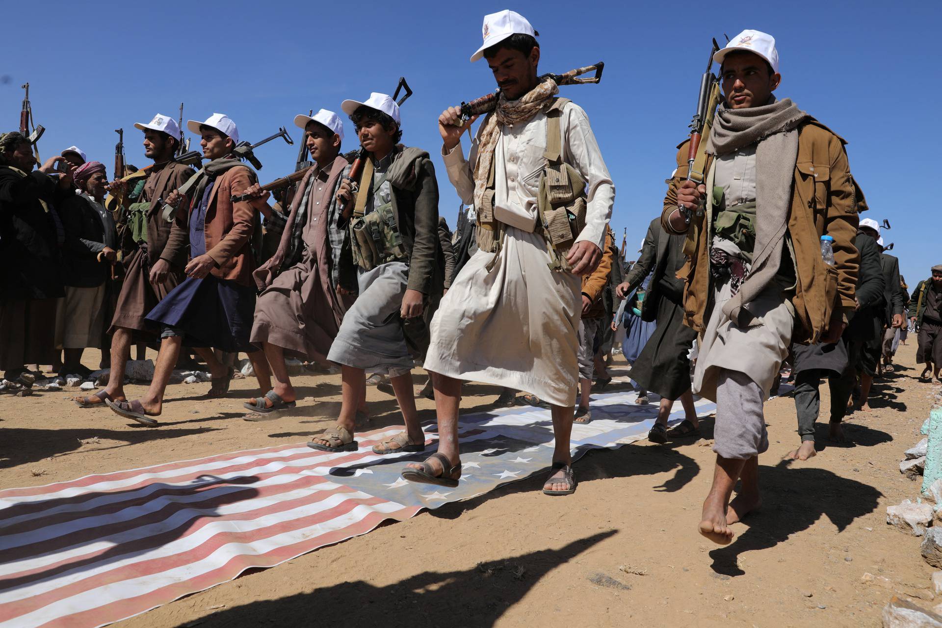 Houthis graduate new tribal recruits amid tensions in Red Sea