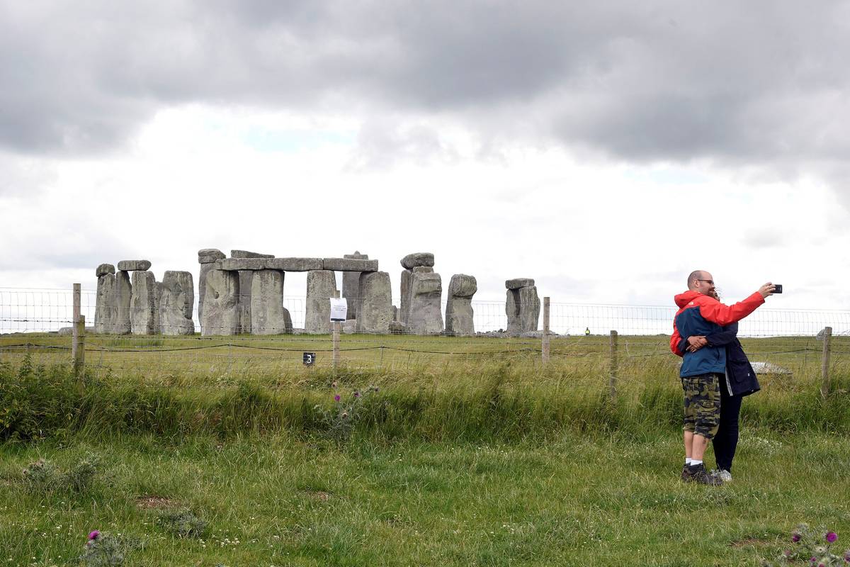 Otkriće koje otvara još pitanja: Kod Stonehengea našli golemi kameni krug star 4500 godina