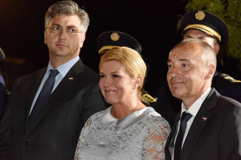 Potpisali primirje: Predsjednica i Krstičević zajedno se hihotali