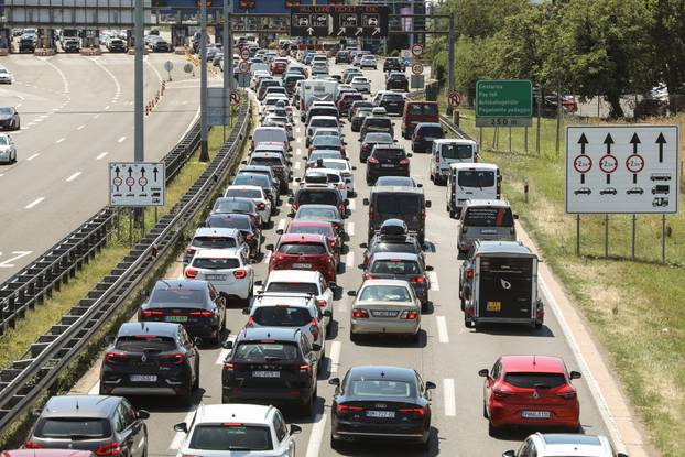 Zagreb: Velike gužve na naplatnoj postaji Lučko