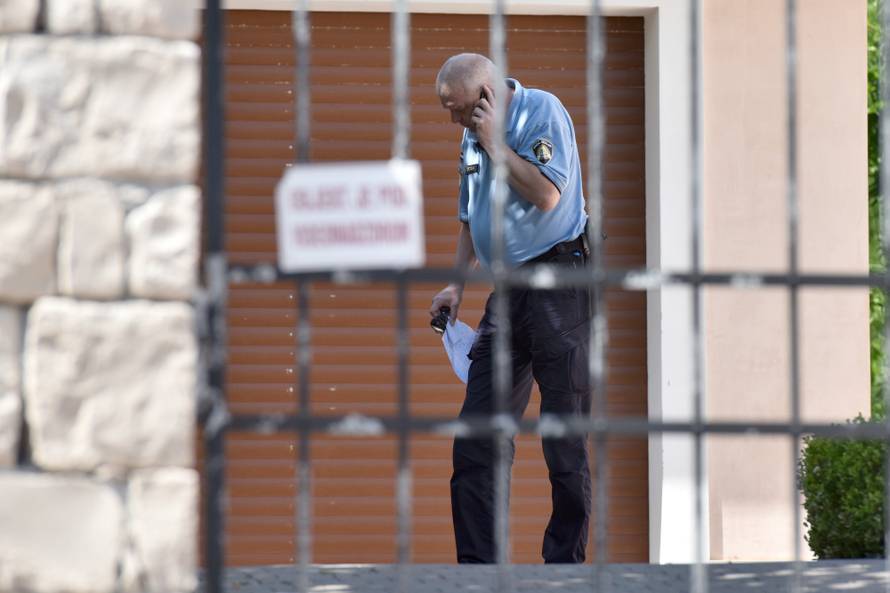 HNS: Zgroženi smo sramotnim napadom na Rakitića i obitelj