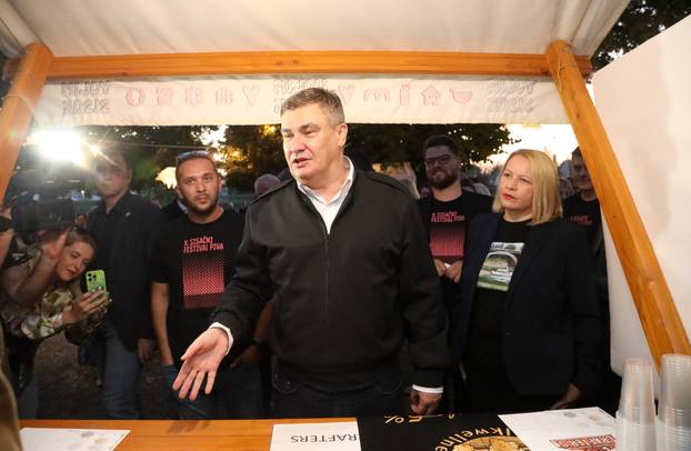 Zoran Milanović posjetio Dane piva u Sisku