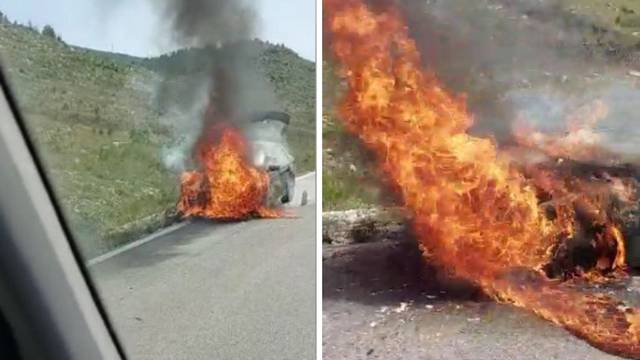 VIDEO Izgorio auto kod Šibenika