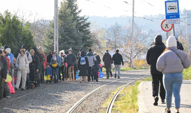 Zagreb: Ogromna gužva na žičari nakon što je na Sljemenu pao snijeg