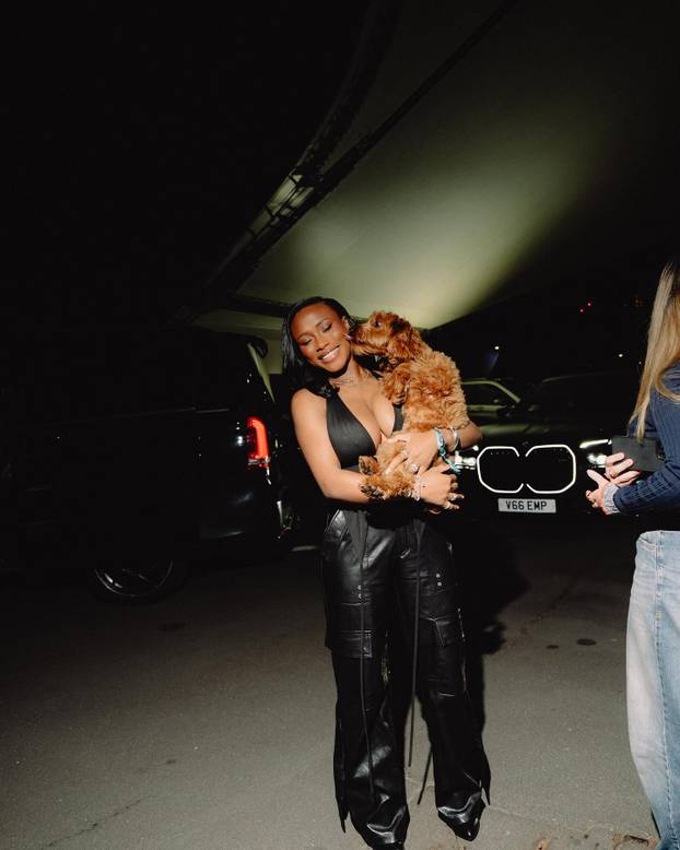 FOTO Arsenalovac osvojio njeno srce prije Premiershipa. Kupio i prsten koji vrijedi bogatstvo