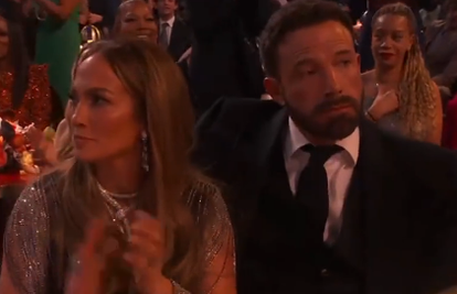 Affleck postao predmet sprdnje zbog grimasa na Grammyju, nije izgledao kao da se zabavlja