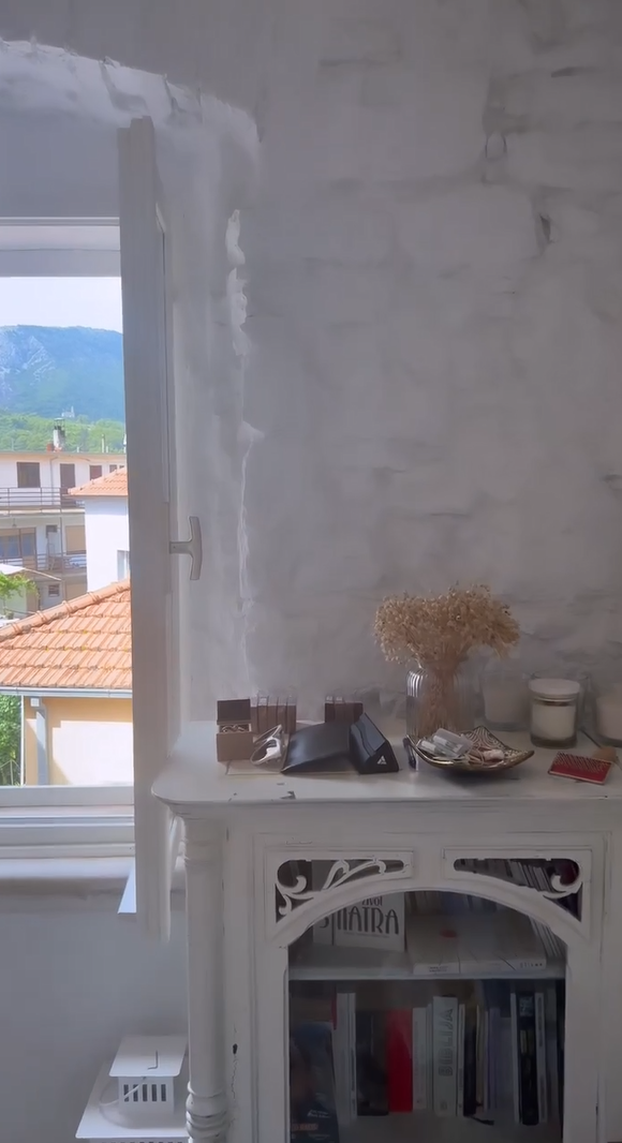 Zavirite u luksuzne kuće naših slavnih: Hauser uživa kraj Pule, Nina Badrić mir našla na Hvaru