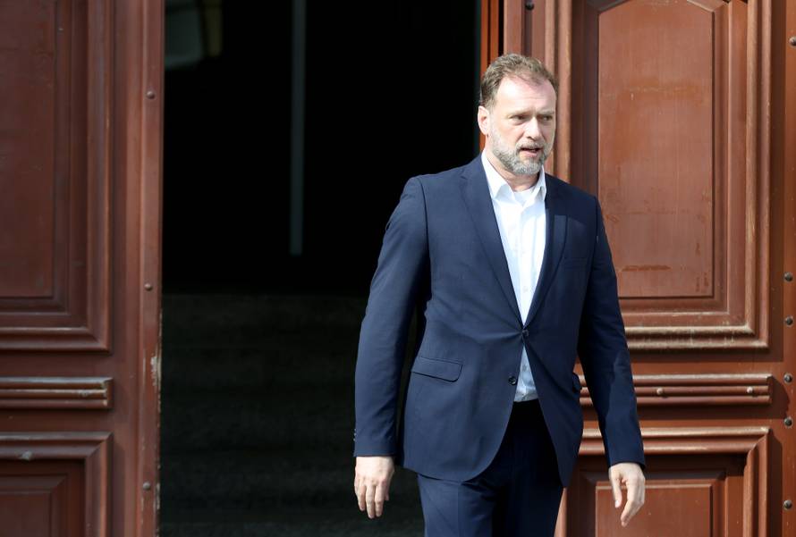 Vinkovci: Mario Banožić, nakon što je prijavio svjedoke nesreće, odlazi sa suda s osmijehom