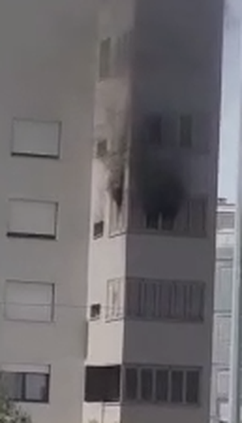 Buknuo požar u stanu Zadru, vatrogasci jedva prišli zgradi