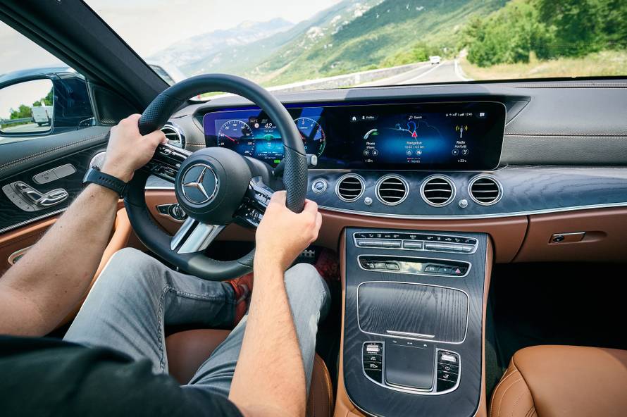 Izgleda kao potpuno novi auto: Vozili smo redizajniranu E-klasu