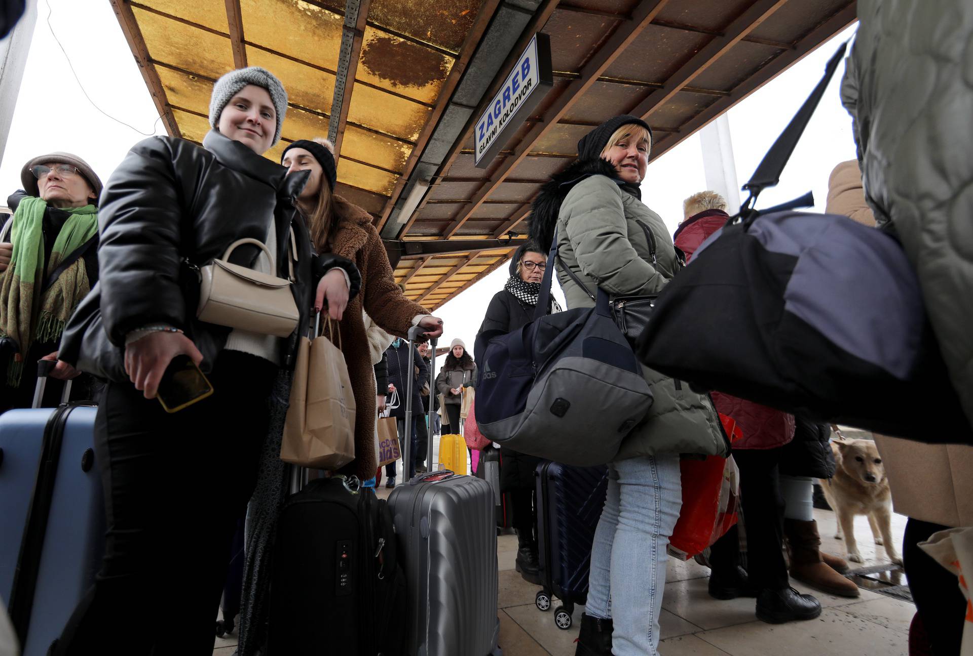 Zagreb: Željezničke karte za Split gotovo rasprodane, HŽ uveo dodatne linije