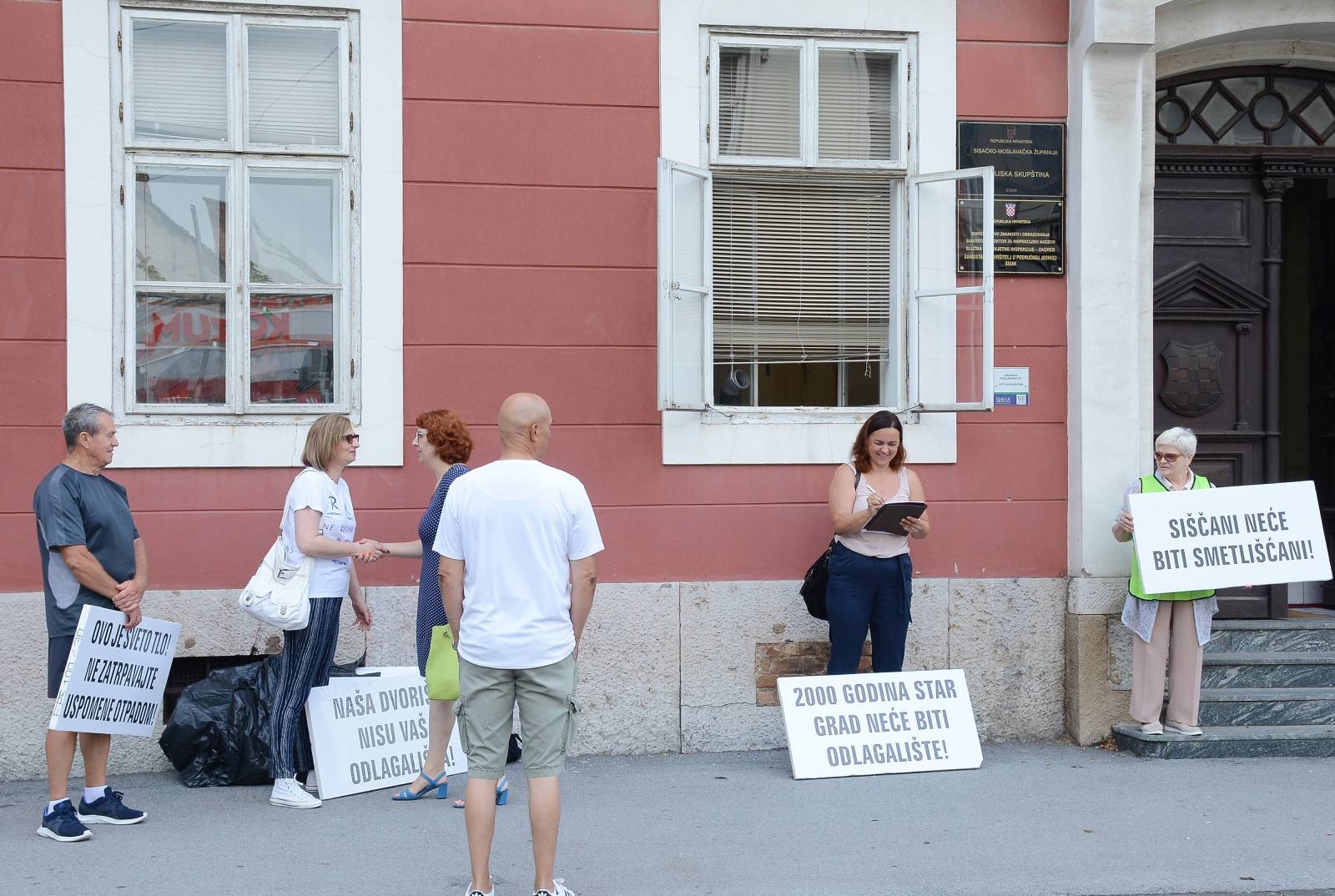 SiÅ¡Ã¨ani prosvjeduju protiv pogona za obradu opasnog otpada koji Ã¦e se preseliti iz Rijeke