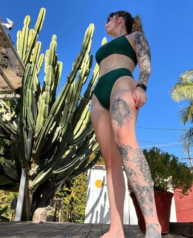 FOTO Ona je visoka 188 cm, a on svega 89 cm. Ljubavni su par: 'U krevetu smo svi iste visine'