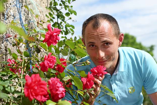 Vrgorac, 07.05.2024 -  Mate Begovic na setu Ljubav je na selu