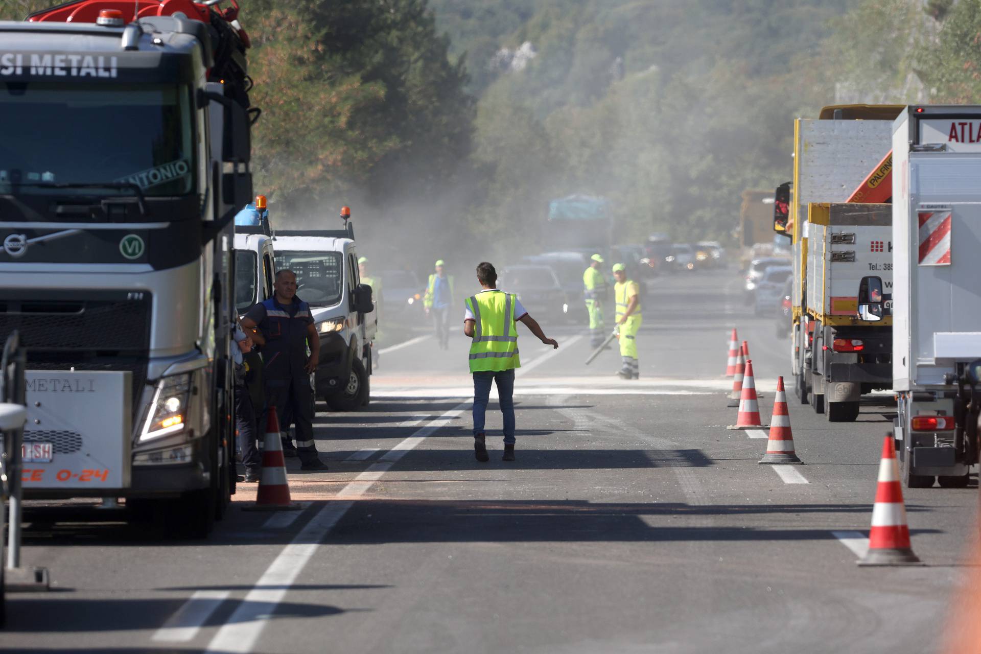 Učka: Sudarila se dva kombija i cisterna, jedna osoba poginula