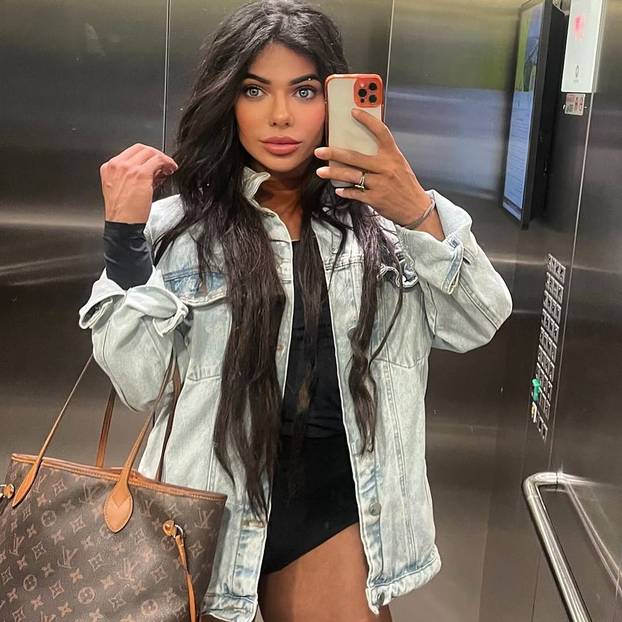 FOTO Ženski Hulk: Upoznala sam Putina, on je pravi nasilni psihopat! Mišići su moj ponos...