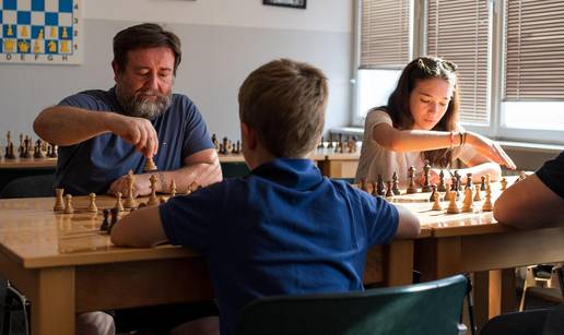 Mario Kovač: Moji Ena i Faust redovito me matiraju u šahu