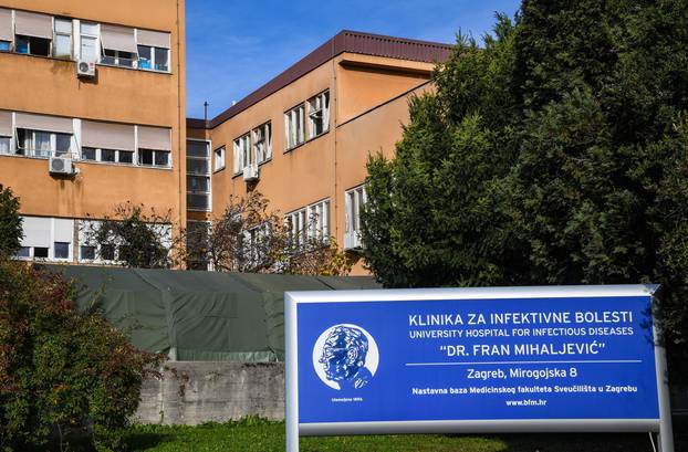 Zagreb: Vojska postavlja šator ispred Klinike za infektivne bolesti Dr. Fran Mihaljević
