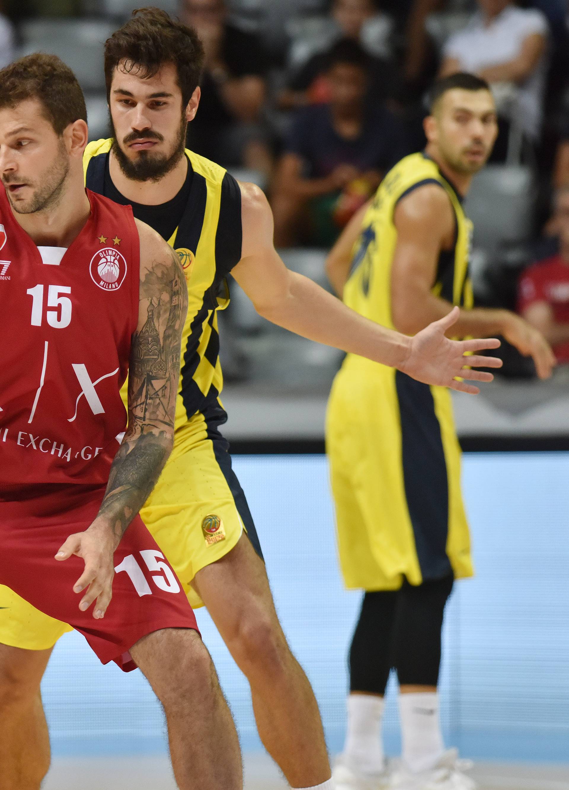 Zadar: Fenerbahce i Olimpia Milano sastali se u 3. kolu Zadar Basketball Tournamenta