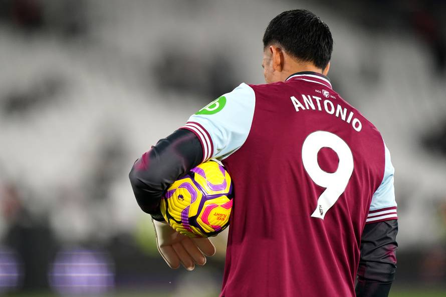 West Ham United v Wolverhampton Wanderers - Premier League - London Stadium