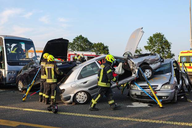 Zagreb: U blizini naplatne postaje Sveta Helena održana je vježba "Sigurnost 25"