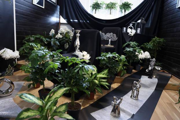 U Dugom selu održan je sajam cvijeća