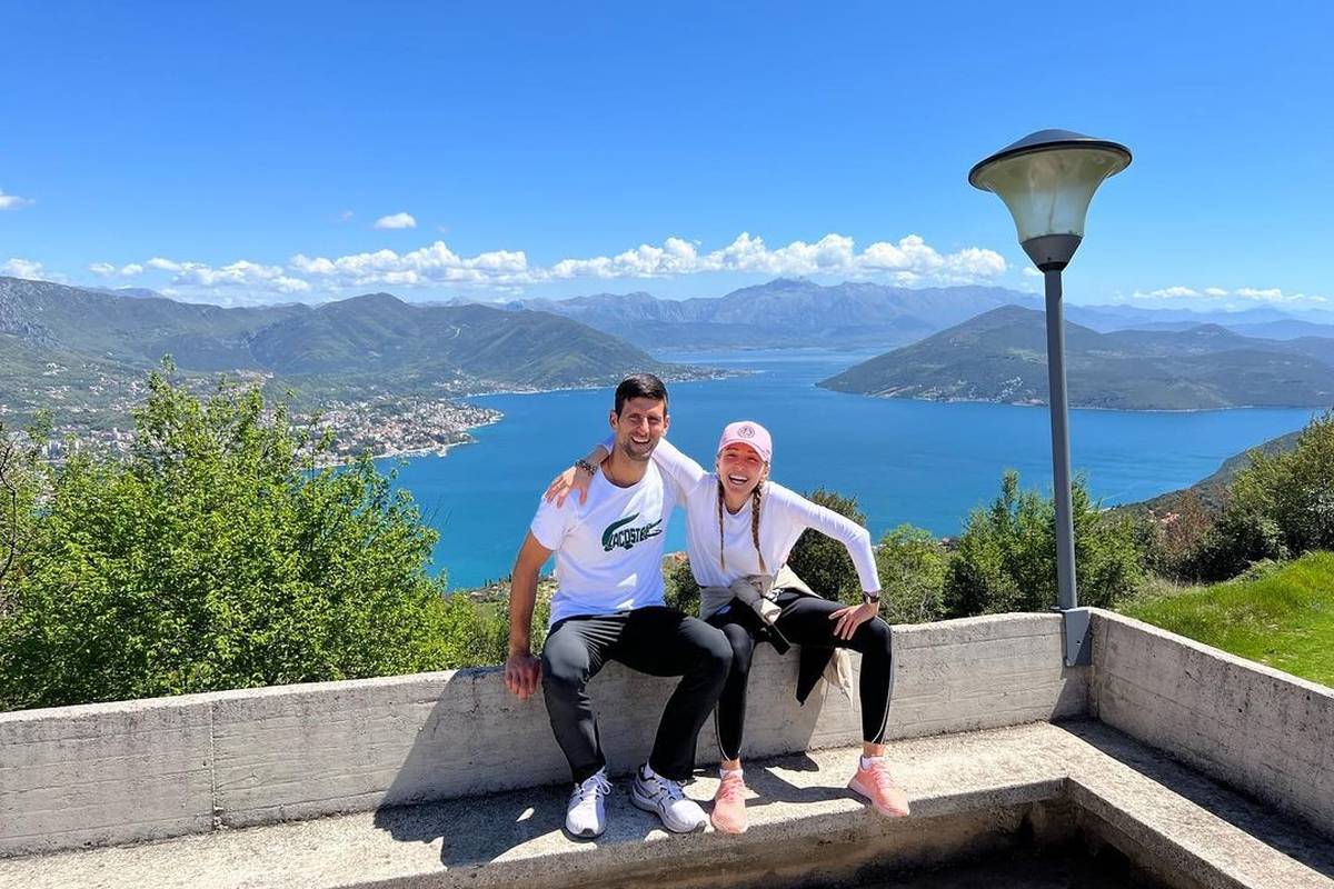 Novak i Jelena proslavili osmu godišnjicu braka: 'Tinejdžeri!'