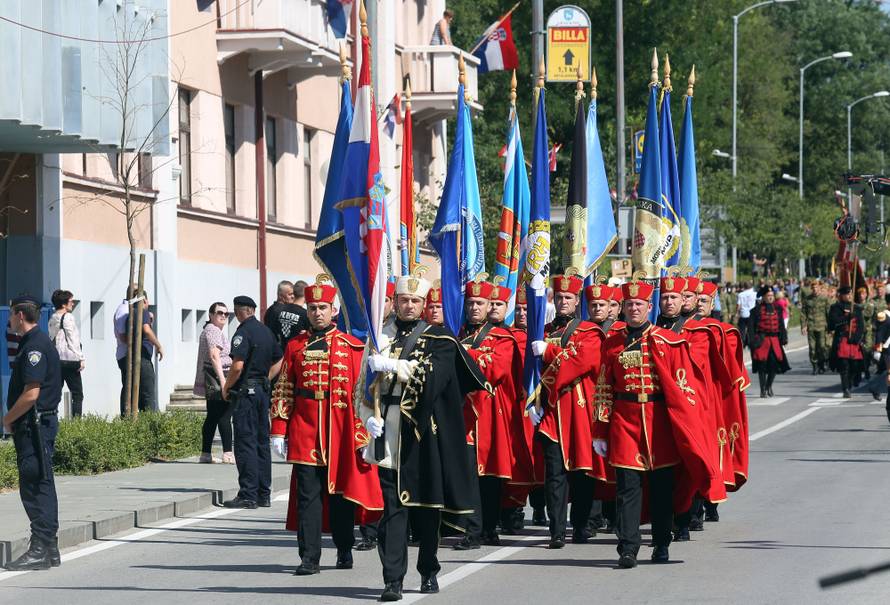 Proslava u Kninu:  Blokirali ulicu i pjevali ustaške pjesme