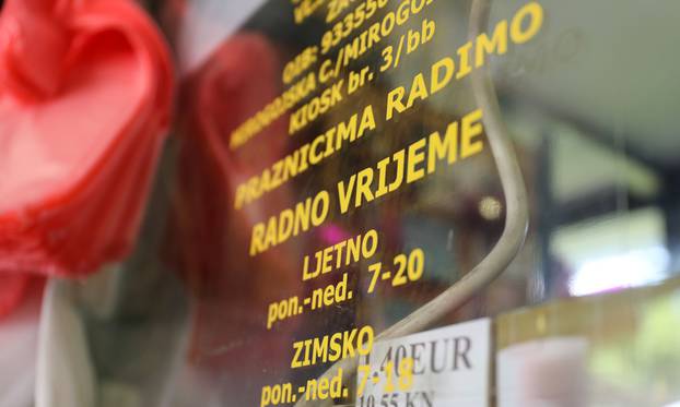 Zagreb: Obrt za izradu i prodaju svijeća na Mirogoju