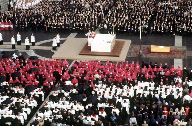 Papa Ivan Pavao II, sprovod