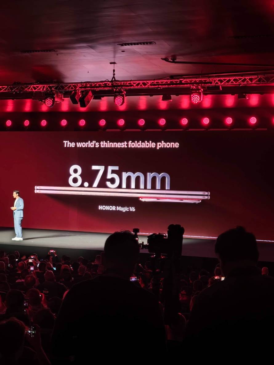 VIDEO Honor pomiče granice: Magic V6 je nevjerojatno tanak  i ima impresivnu bateriju