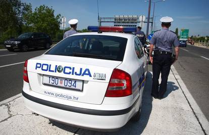 Split: Djevojka (24) policajku udarila šakom i odbila alkotest