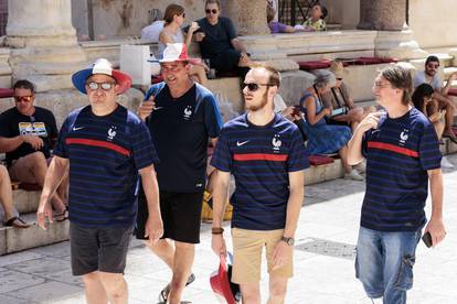 Split: Navijači u šetnji gradom prije utakmice Hrvatska - Francuska