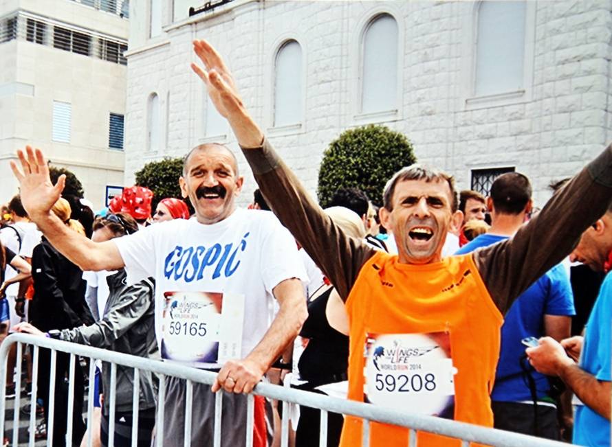 Gospićko čudo: Jedini čovjek na svijetu koji  trči 'na rukama'