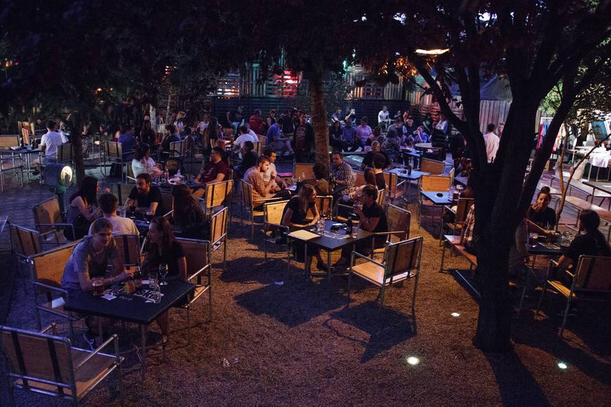 Najšareniji festival u gradu u Vintage Industrial Baru