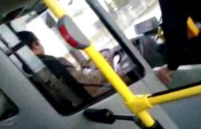 Putnici u panici: Vozač je dao maloljetniku da vozi autobus 