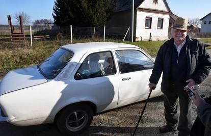 Zajedno 44 godine: Zdravkov Opel Kadett još pali kao od šale