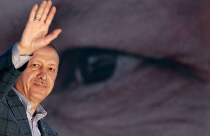 Erdogan: Na emotivne reakcije Rusije Turska neće odgovoriti