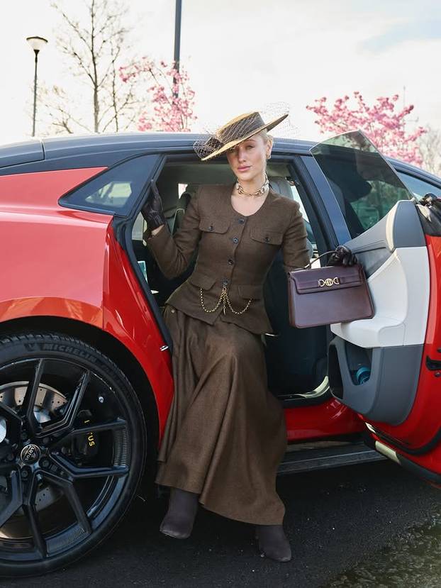 FOTO Zavirite u luksuzni život britanske 'RichTok' influencerice