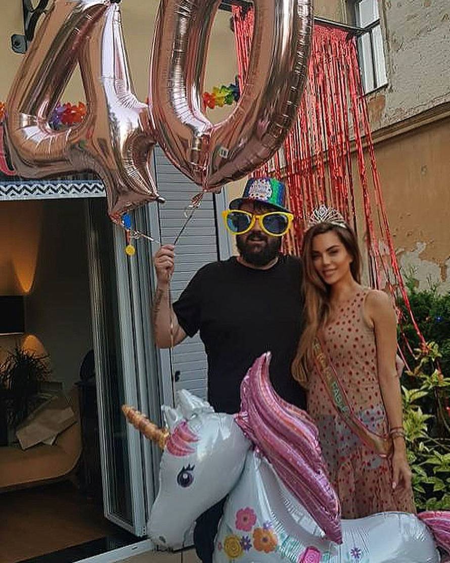 Pišek se oglasila o tračevima: 'Izmišljaju ih mrzitelji, šire ih budale, a prihvaćaju idioti...'