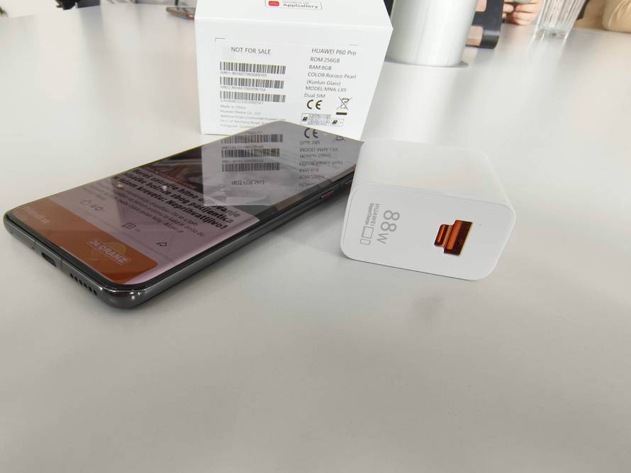 Isprobali smo Huawei P60 Pro. Moćna kamera opet je na tronu, doznajemo i kad stiže kod nas