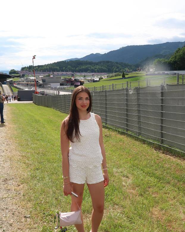 FOTO Češka vozačica zavela je rekordera F1 pa ga ostavila