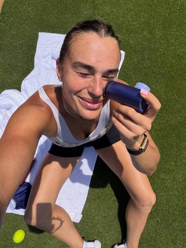 FOTO Sabalenka se zabavlja nakon ispadanja s Wimbledona: 'Hvala vam svima na savjetu!'