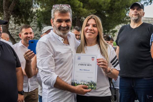 Split: Otkrivanje murala Blaža Sliškovića Bake na Splitskom Mertojaku