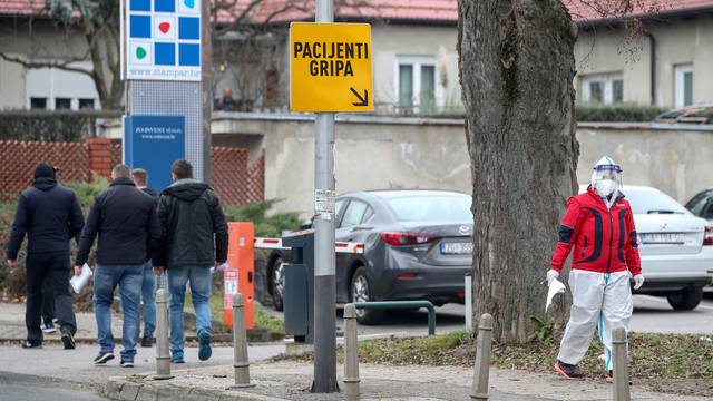 Zagreb: U montažnom šatoru na Mirogojskog cesti organizirano cijepljenje protiv gripe