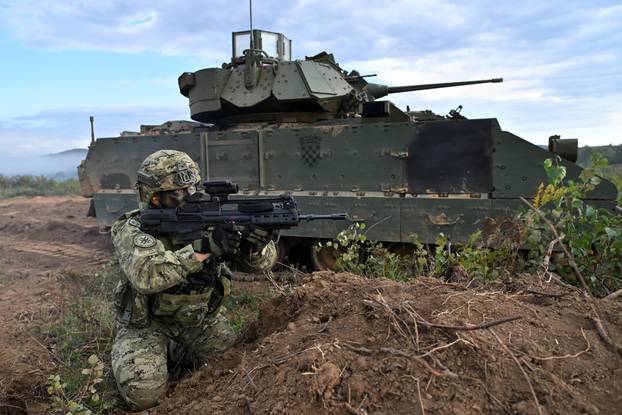 FOTO Hrvatska vojska i na zemlji, zraku, moru. Pogledajte spektakularnu vojnu vježbu