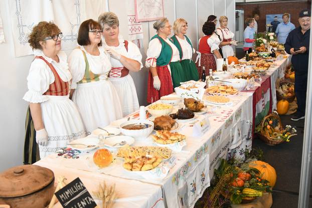 Grubišno Polje: Otvoren dvodnevni 19. Gospodarski sajam sira, meda i vrganja